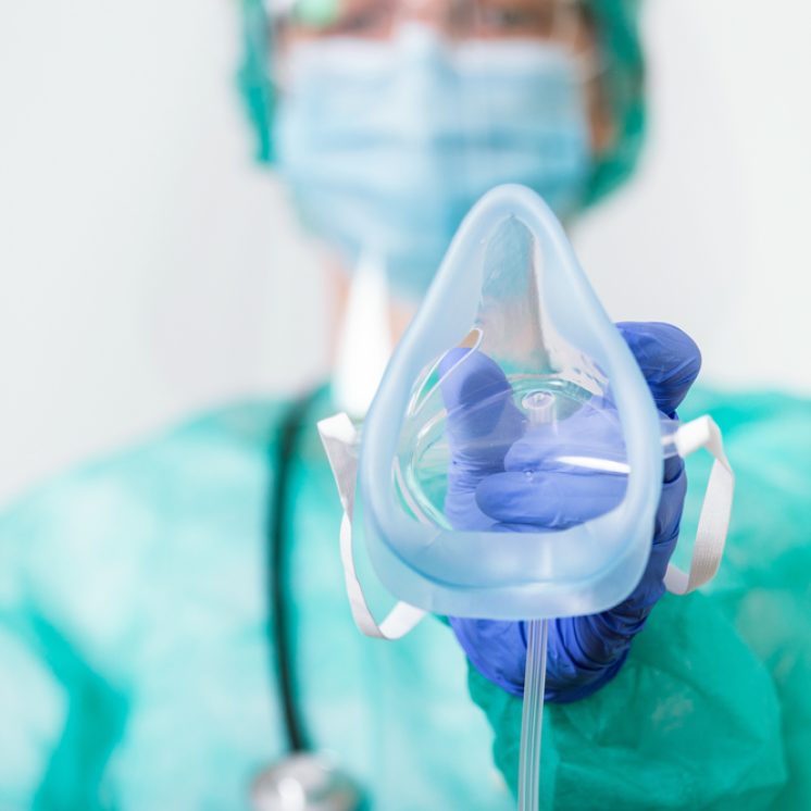 Doctor,Woman,Holds,Oxygen,Mask,For,Inhale,Breath,Problem,Patient, Doctor,Woman,Holds,Oxygen,Mask,For,Inhale,Breath,Problem,Patient,